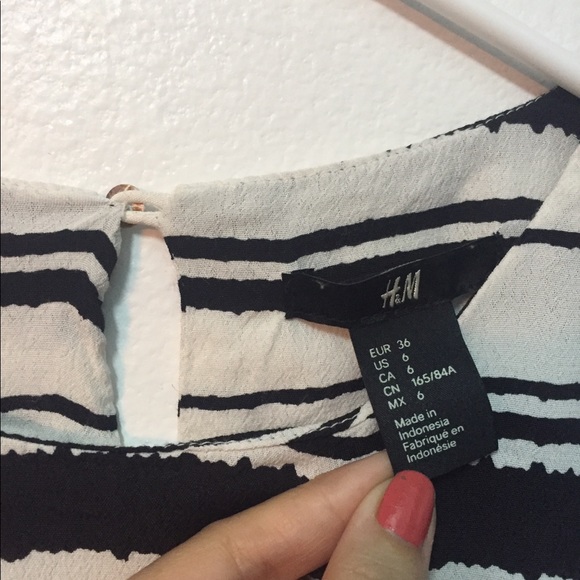 H&M Black and White Blouse - Picture 2 of 4